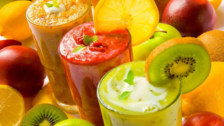 Fruit Smoothies Market Demand Across Retail and Foodservice Channels