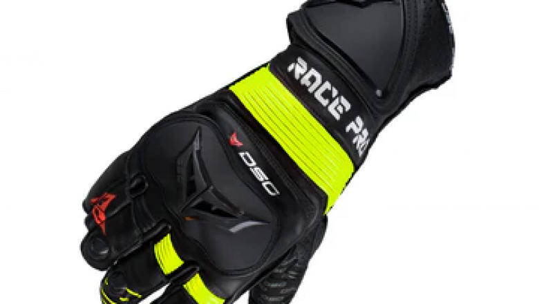 How to Choose the Right Motorcycle Riding Gloves for All Seasons