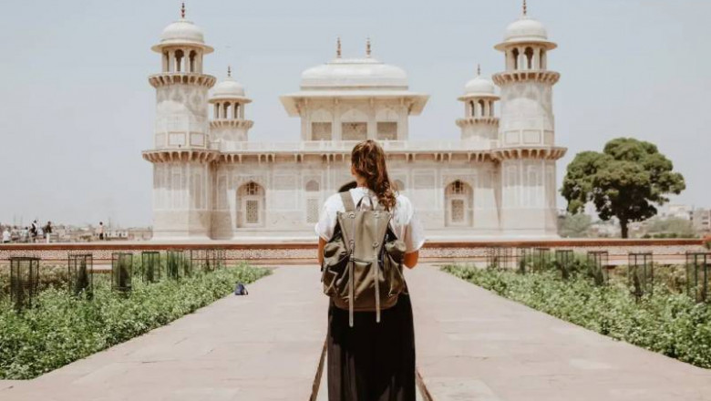 Premium Same-Day Agra Tour by Luxury Car