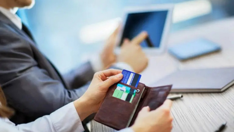 Managing Assets in an Economic Downturn — Can Credit Cards Be the Solution?