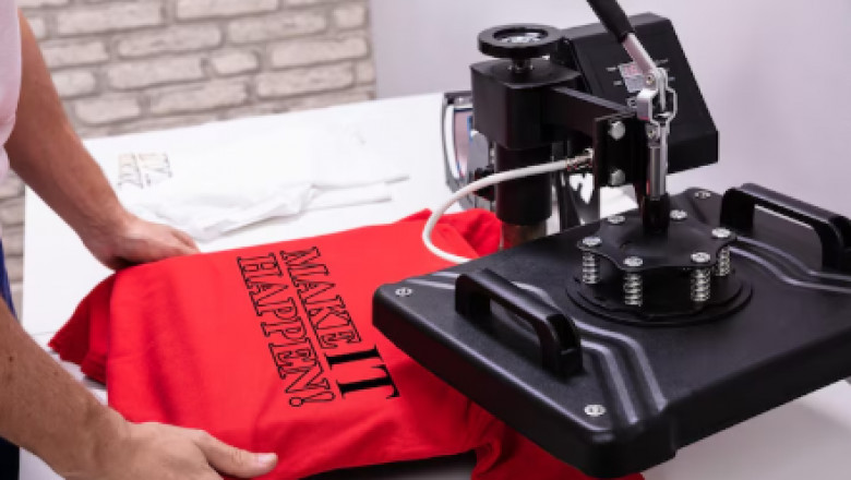 Style Meets Comfort – A Closer Look at Men's Crew Neck T-Shirts and Round Neck T-Shirt Printing