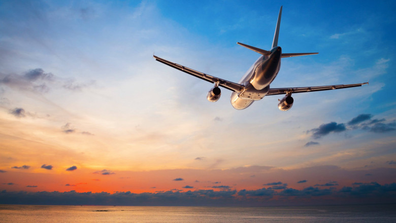 21 Ways to Speak to Someone at Travelocity by Phone, Email or Chat