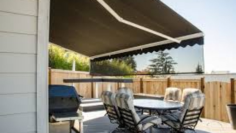 Retractable Awning in Dubai: Shade, Style & Smart Living