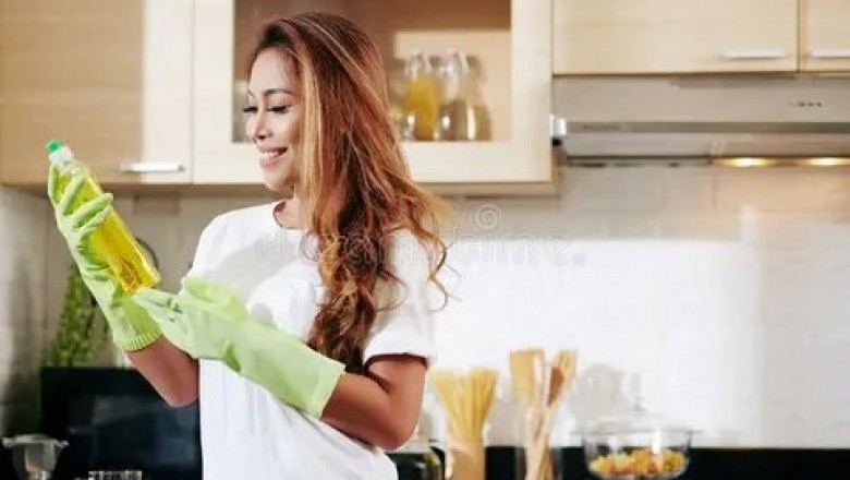 Avail the reliable maid cleaning service Dubai by Urban Mop