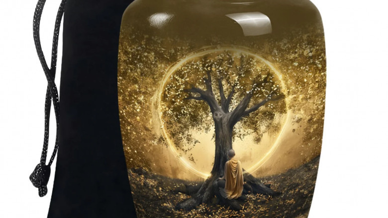 Christmas Tree in Urn: Honoring Loved Ones with Grace