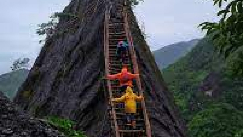 Mawryngkhang Trek: Walk the Bamboo Trail of Legends and Love in Meghalaya
