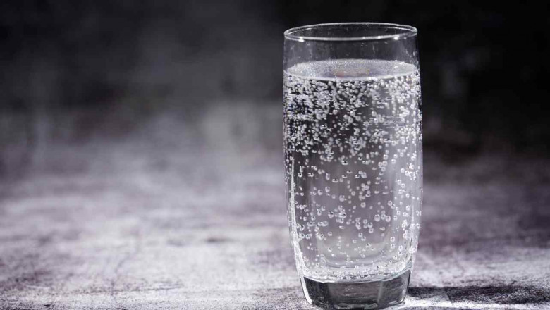 Sparkling Water Market Dynamics in Europe: Premiumization and Eco-Friendly Packaging