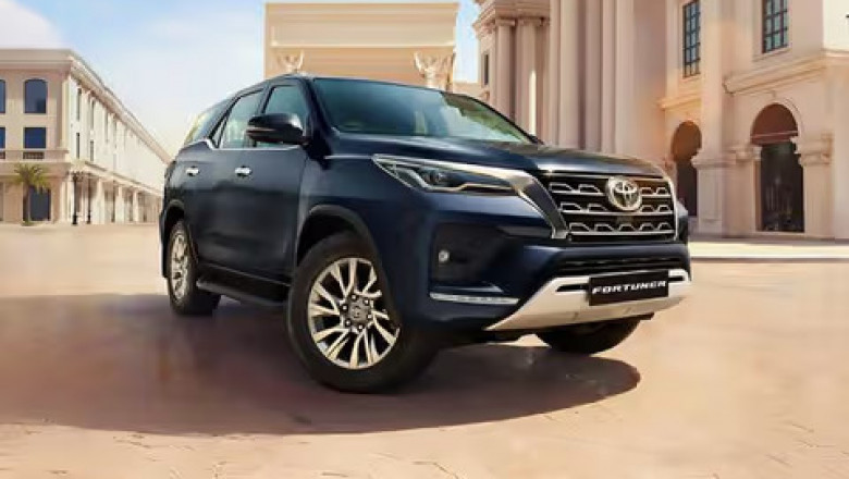 Discover the Best Toyota Cars Under 10 Lakhs and the Top 5 Toyota Luxury Cars in India