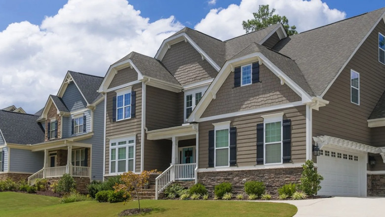 Roof Replacement vs Roof Repair: What Homeowners Need to Know