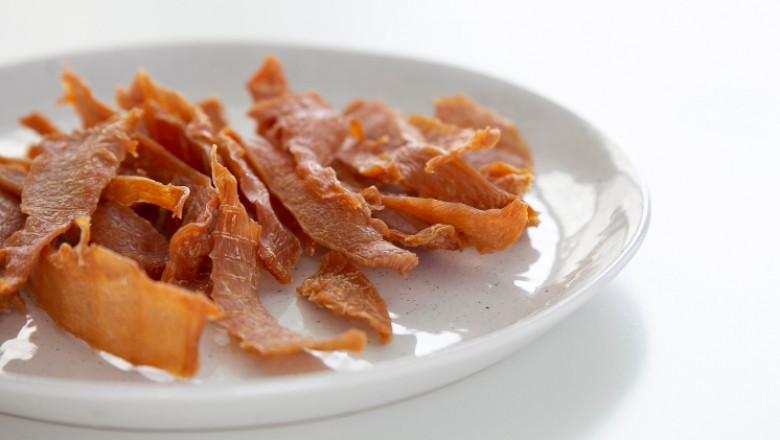 Can Jerky Treats for Cats Improve Their Health and Mood?