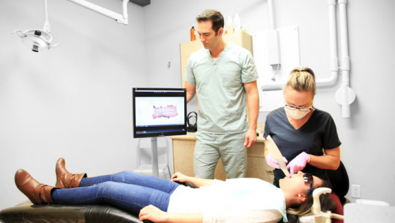 How Cosmetic Teeth Whitening Boosts Confidence and Appearance!