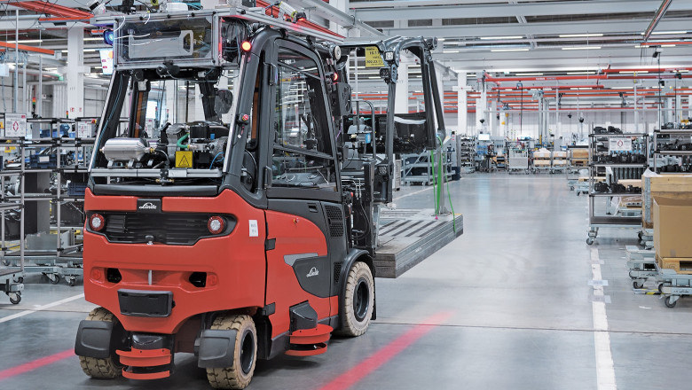 Integration of Autonomous Forklifts in Automotive Manufacturing Facilities