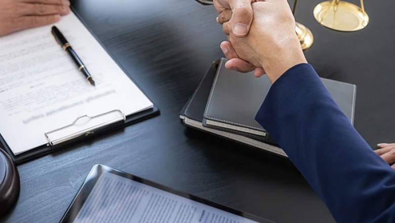 How Hurricane Damage Attorneys Can Assist Small Business Owners Affected by Storms