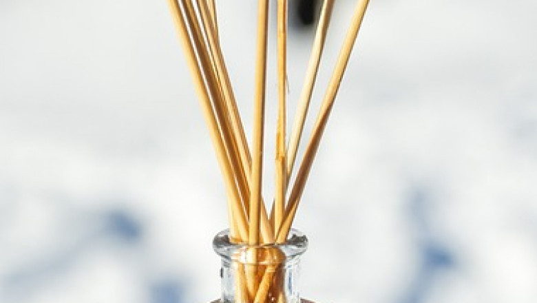 Scented Candles for Every Season: Fragrance Picks for Spring, Summer, Fall & Winter
