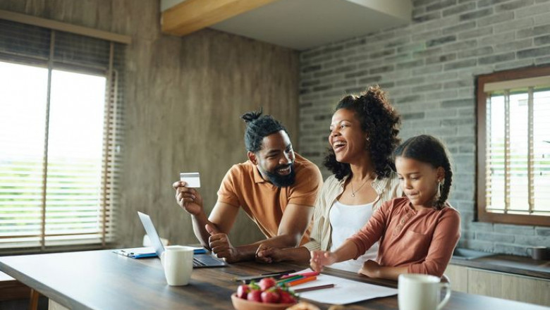 From Side Hustle to Success: When to Bootstrap or Seek VC for Your Startup