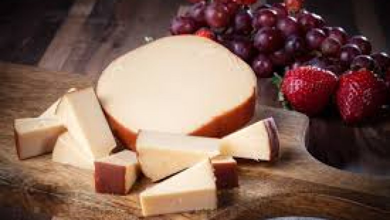 Smoked Cheese Market premium product positioning and private label competition explored deeply